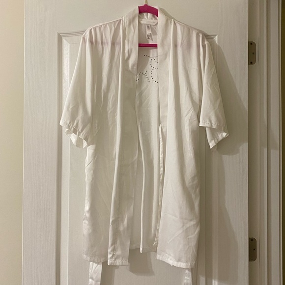 Bridal Robe - Picture 4 of 7